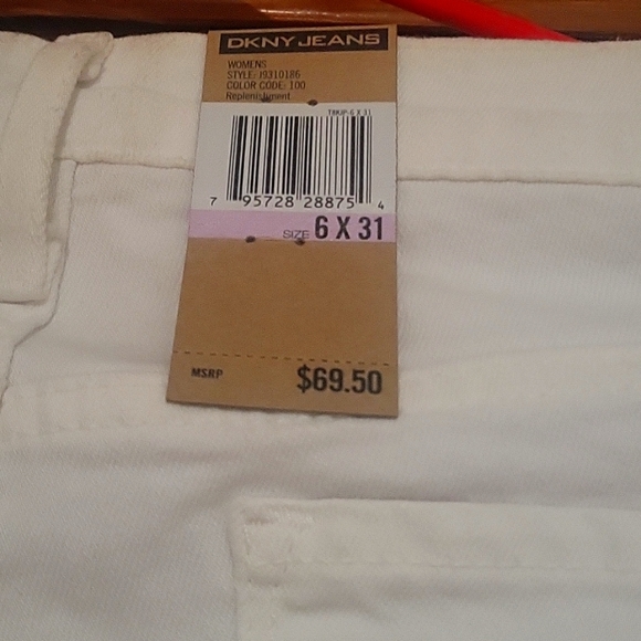 Jean - Picture 2 of 4